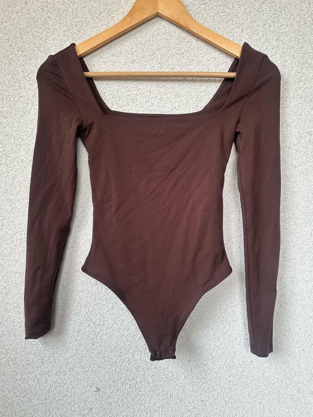 Babaton Aritzia Brown Square Neck Long Sleeve Bodysuit, Size XS